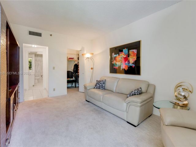 Apartment for sale  Unit #M6 - photo 7475117