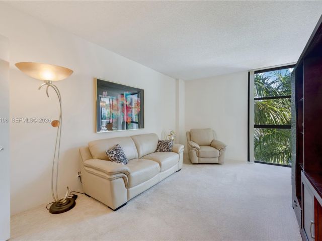 Apartment for sale  Unit #M6 - photo 7475118