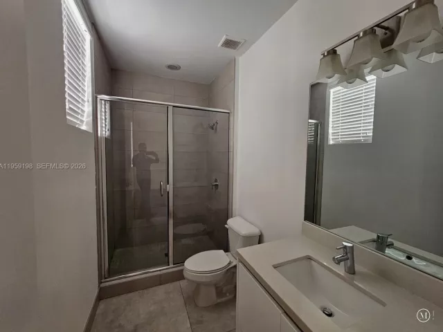 5-bedroom home for sale in Doral -  - MondialRealty