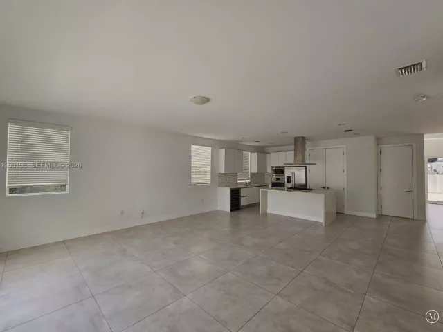 5-bedroom home for sale in Doral -  - MondialRealty