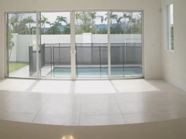5-bedroom home for sale in Doral -  - MondialRealty