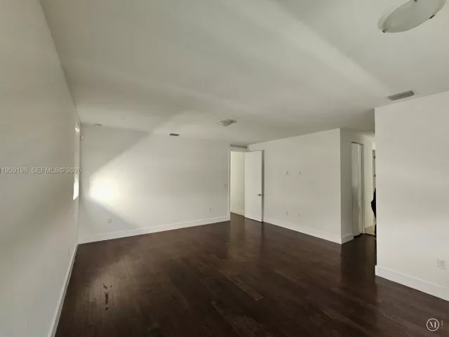 5-bedroom home for sale in Doral -  - MondialRealty