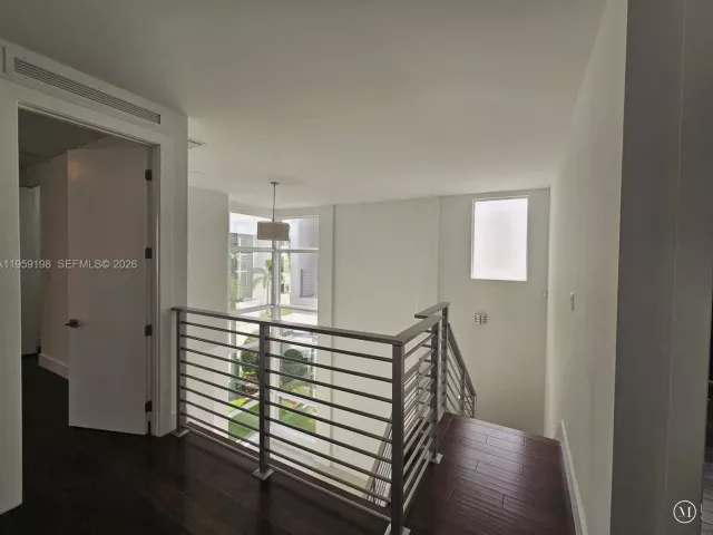 5-bedroom home for sale in Doral -  - MondialRealty