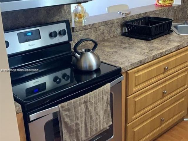 Apartment for rent  Unit #318 - photo 7501920