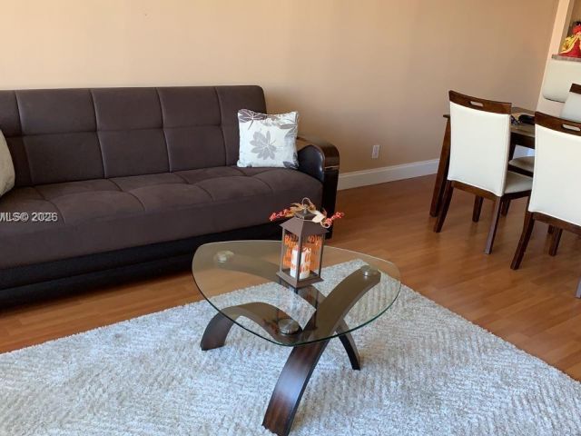 Apartment for rent  Unit #318 - photo 7501926