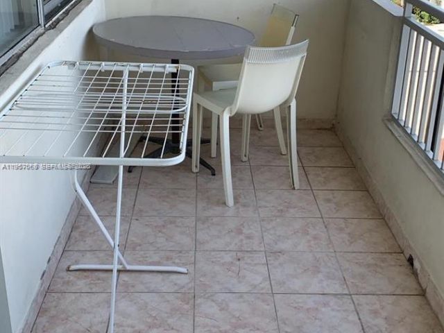 Apartment for rent  Unit #318 - photo 7501934