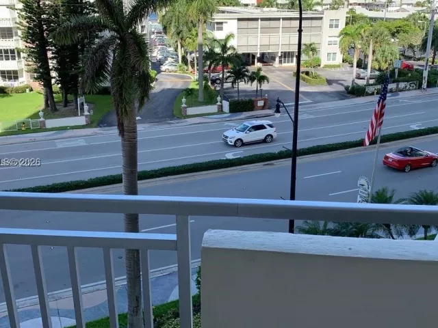 1-bedroom condo for rent in Hallandale Beach - 3180 S Ocean Dr 318 - MondialRealty