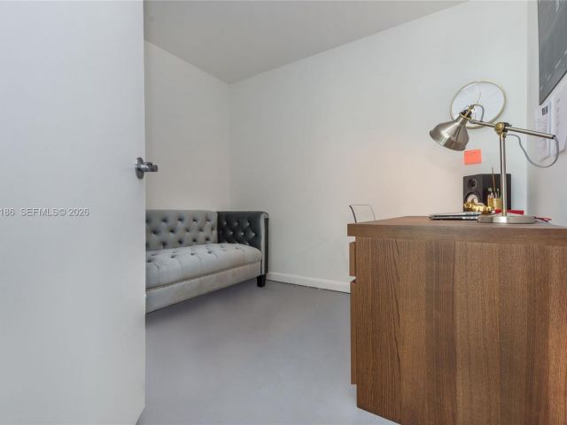 2-bedroom condo for rent in Miami - 244 Biscayne Blvd 502 - MondialRealty