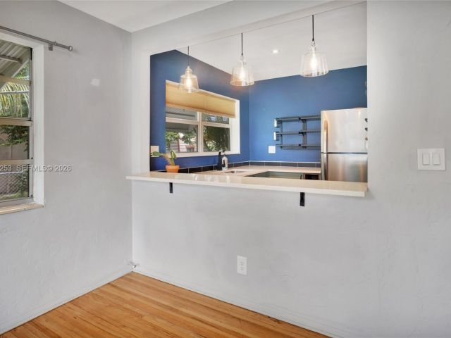 Home for rent at 517 S 19th Ave 517 - photo 7474403