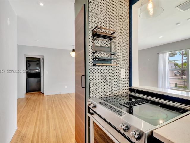 Home for rent at 517 S 19th Ave 517 - photo 7474404