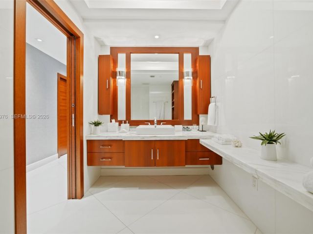 Apartment for sale  Unit #5201 - photo 7345333