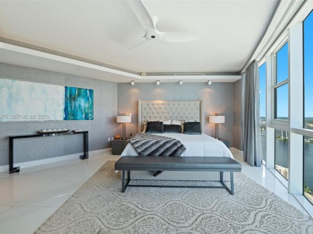 Apartment for sale  Unit #5201 - photo 7345334