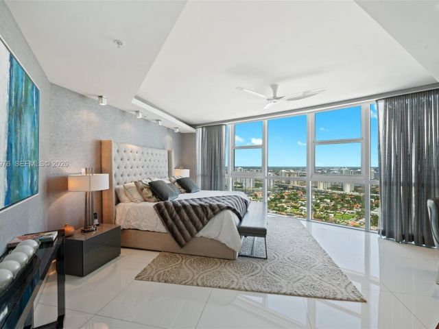 Apartment for sale  Unit #5201 - photo 7345335