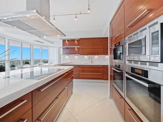 Apartment for sale  Unit #5201 - photo 7345341