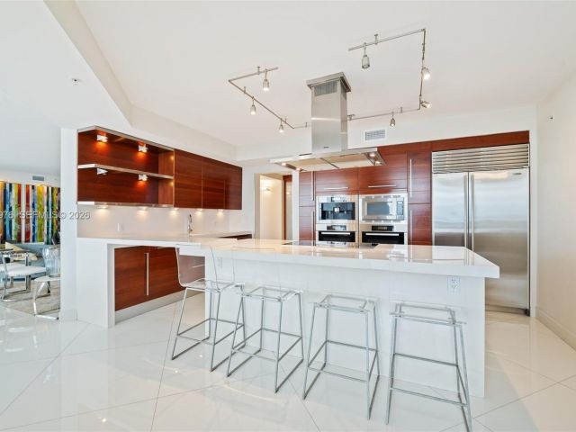 Apartment for sale  Unit #5201 - photo 7345342