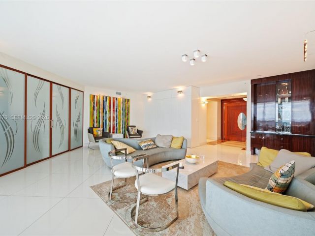 Apartment for sale  Unit #5201 - photo 7345343