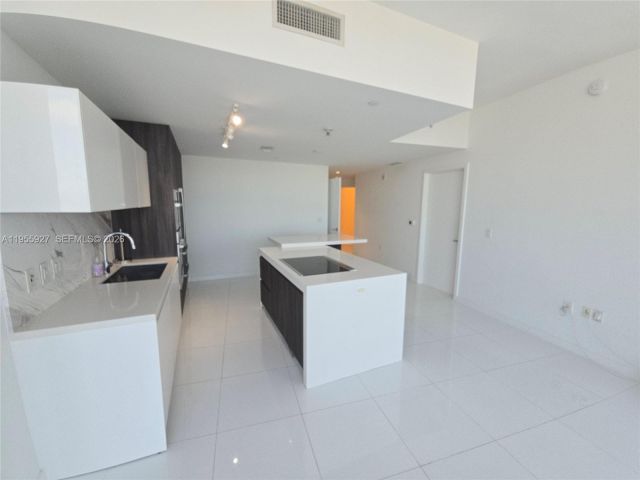 Apartment for sale  Unit #4604 - photo 7344466