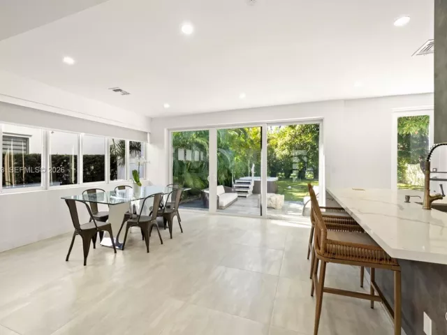 4-bedroom home for sale in Miami Beach - 3166 Royal Palm Ave - MondialRealty