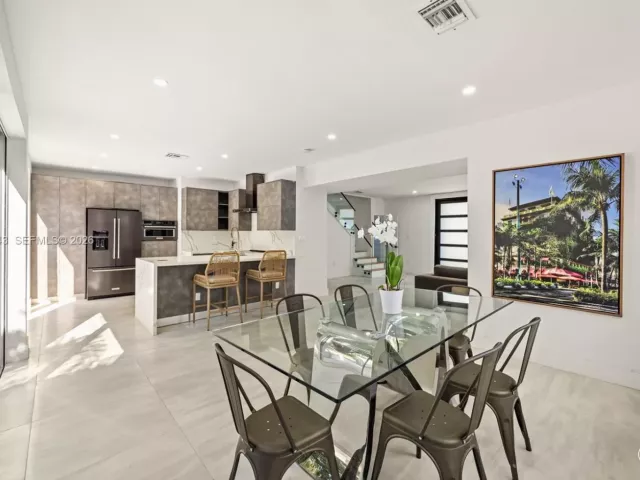 4-bedroom home for sale in Miami Beach - 3166 Royal Palm Ave - MondialRealty