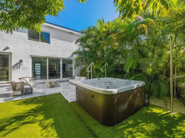 4-bedroom home for sale in Miami Beach - 3166 Royal Palm Ave - MondialRealty