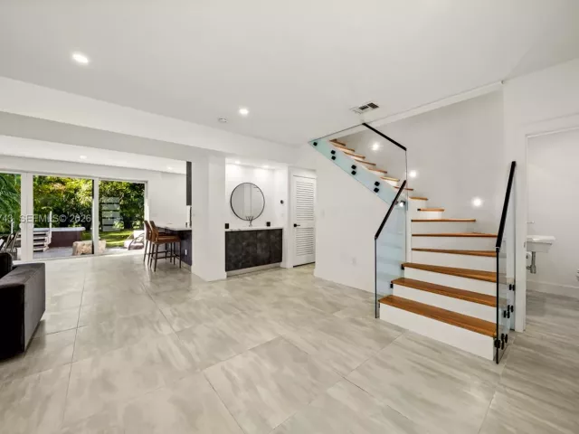 4-bedroom home for sale in Miami Beach - 3166 Royal Palm Ave - MondialRealty