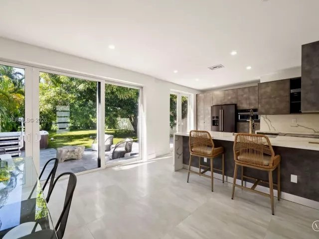 4-bedroom home for sale in Miami Beach - 3166 Royal Palm Ave - MondialRealty