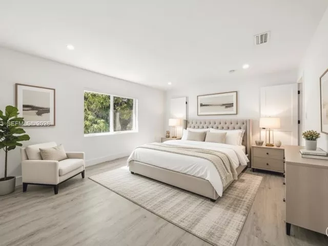 4-bedroom home for sale in Miami Beach - 3166 Royal Palm Ave - MondialRealty