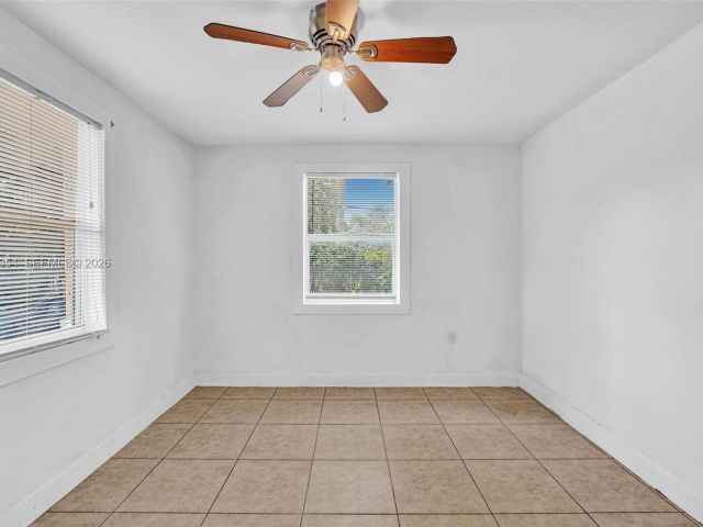 Home for rent at 2800 NW 6th Ct - photo 7445144