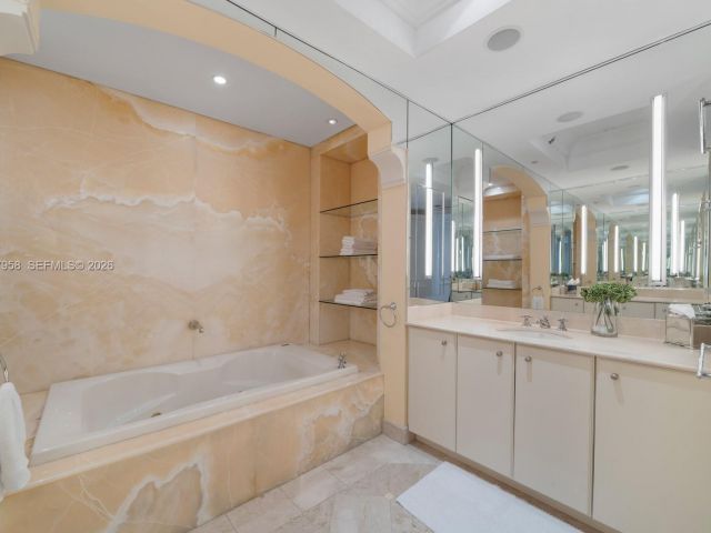 Apartment for rent  Unit #3403 - photo 7428921