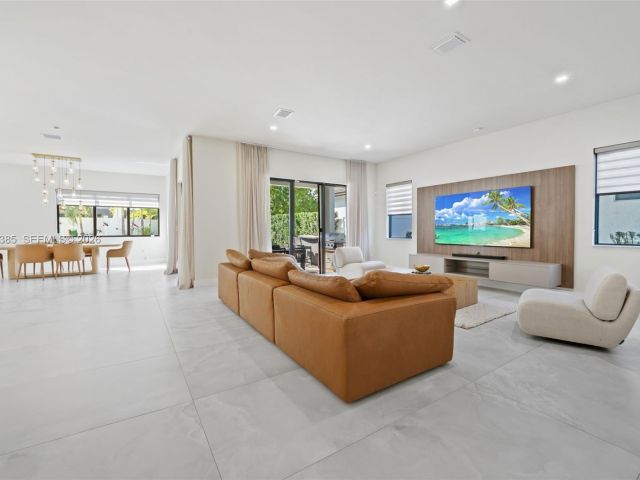 Home for sale at 8118 NW 46th Ter - photo 7427593