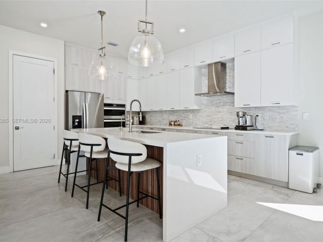 Home for sale at 8118 NW 46th Ter - photo 7427597