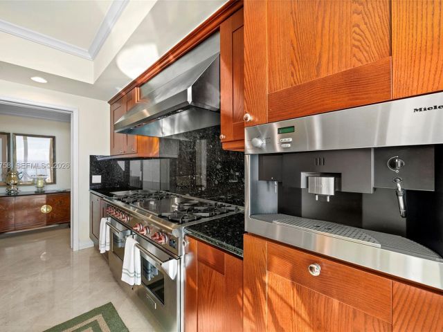 Apartment for sale  Unit #4103 - photo 7345598