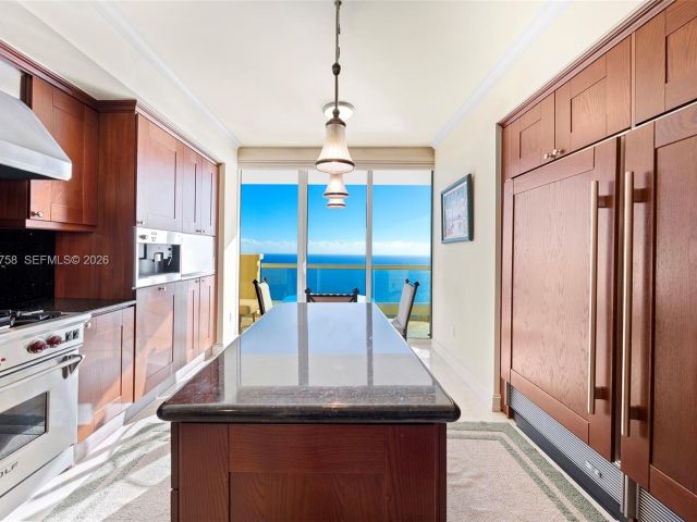 Apartment for sale  Unit #4103 - photo 7345601