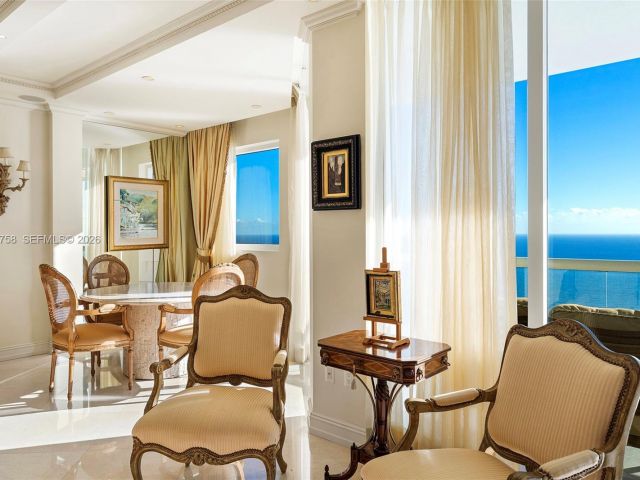 Apartment for sale  Unit #4103 - photo 7345609