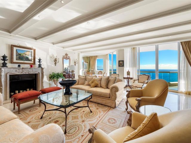 Apartment for sale  Unit #4103 - photo 7345624