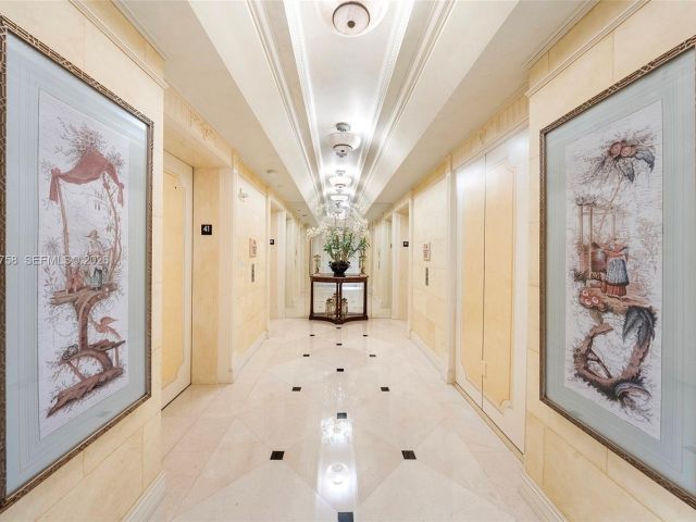 Apartment for sale  Unit #4103 - photo 7345631