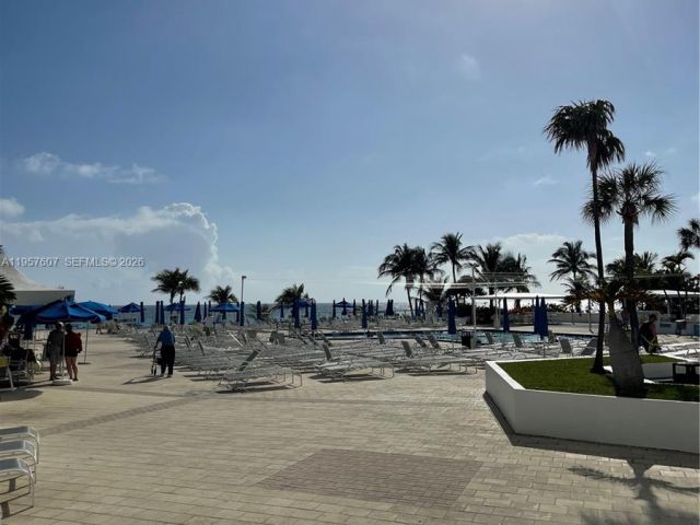 2-bedroom condo for rent in Hallandale Beach -  - MondialRealty