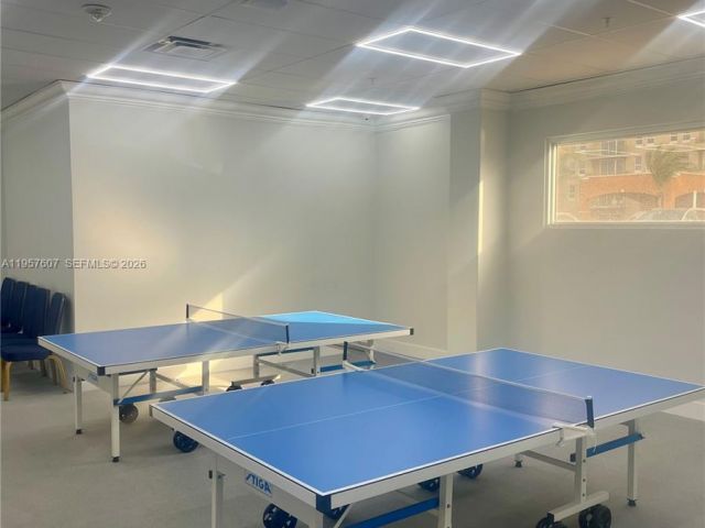 2-bedroom condo for rent in Hallandale Beach -  - MondialRealty