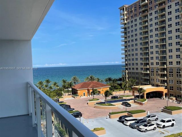2-bedroom condo for rent in Hallandale Beach -  - MondialRealty
