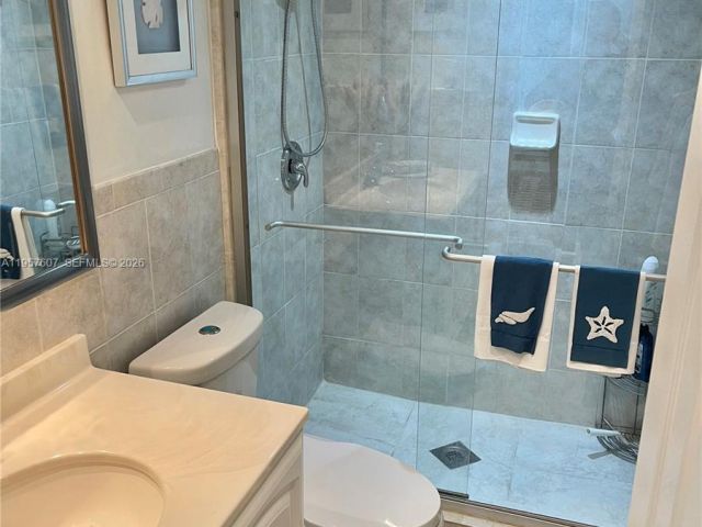 2-bedroom condo for rent in Hallandale Beach -  - MondialRealty