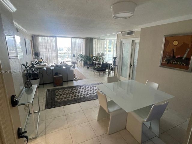2-bedroom condo for rent in Hallandale Beach -  - MondialRealty