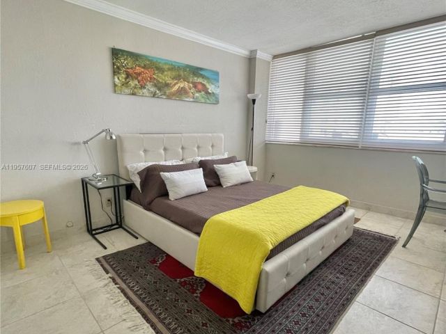 2-bedroom condo for rent in Hallandale Beach -  - MondialRealty