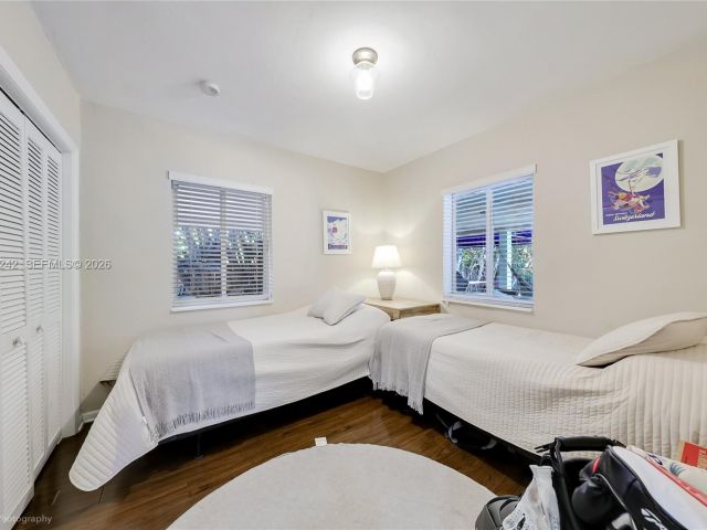 4-bedroom home for rent in Key Biscayne -  - MondialRealty