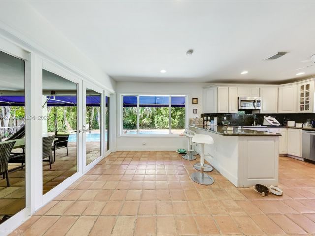 4-bedroom home for rent in Key Biscayne -  - MondialRealty