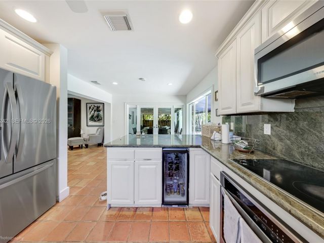 4-bedroom home for rent in Key Biscayne -  - MondialRealty