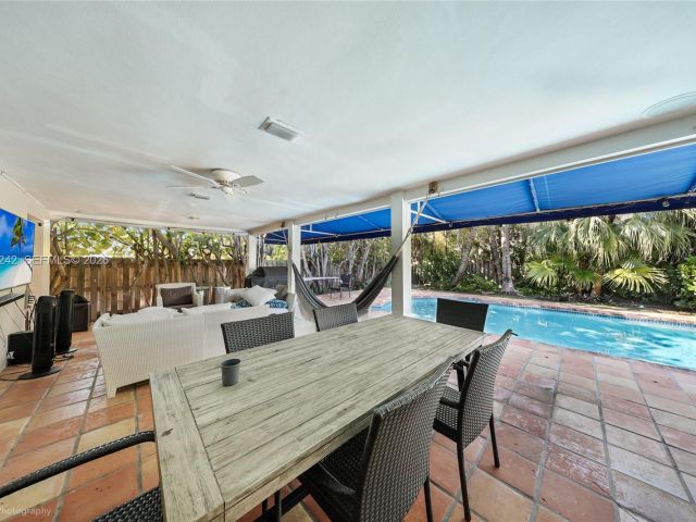 4-bedroom home for rent in Key Biscayne -  - MondialRealty