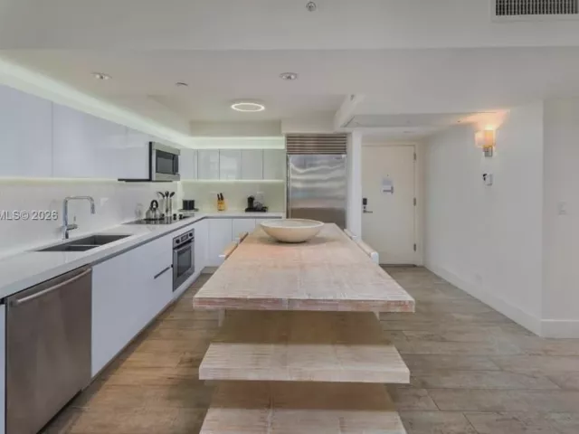 1-bedroom condo for rent in Miami Beach - 102 24th St 1007 - MondialRealty