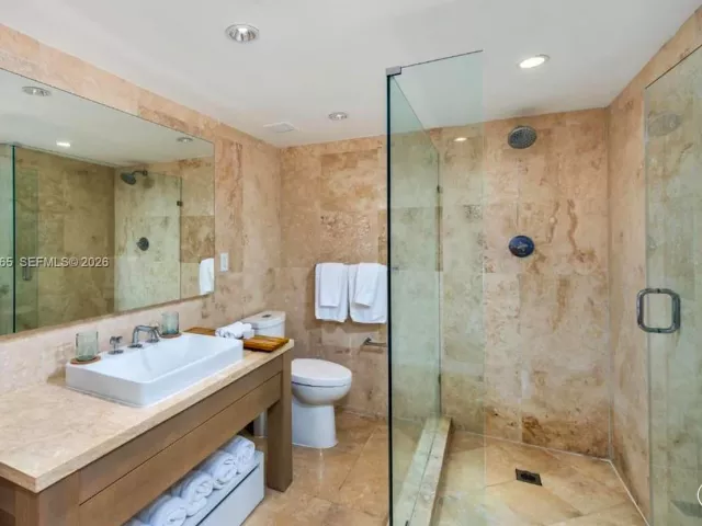 1-bedroom condo for rent in Miami Beach - 102 24th St 1007 - MondialRealty