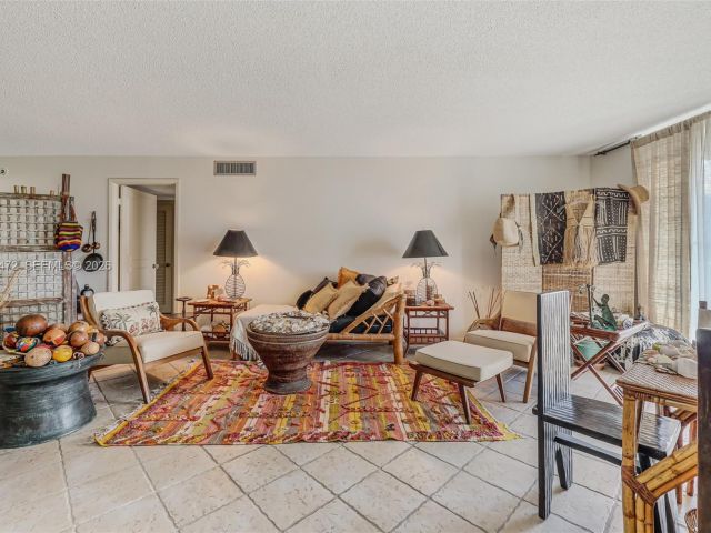 Apartment for sale  Unit #833 - photo 7448785