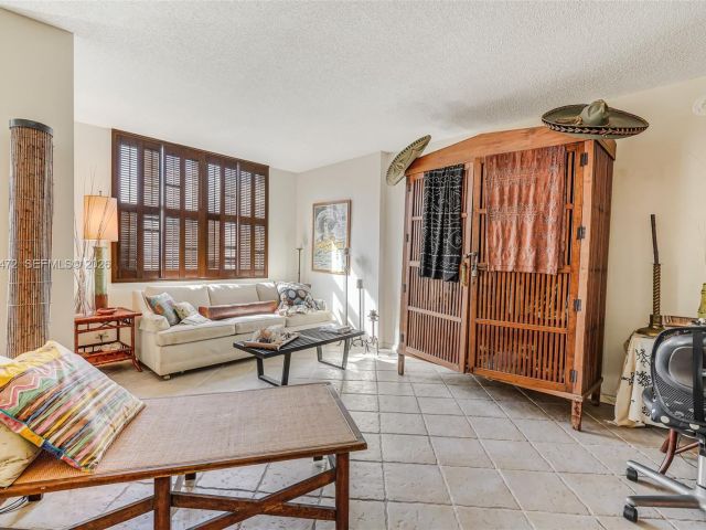 Apartment for sale  Unit #833 - photo 7448787